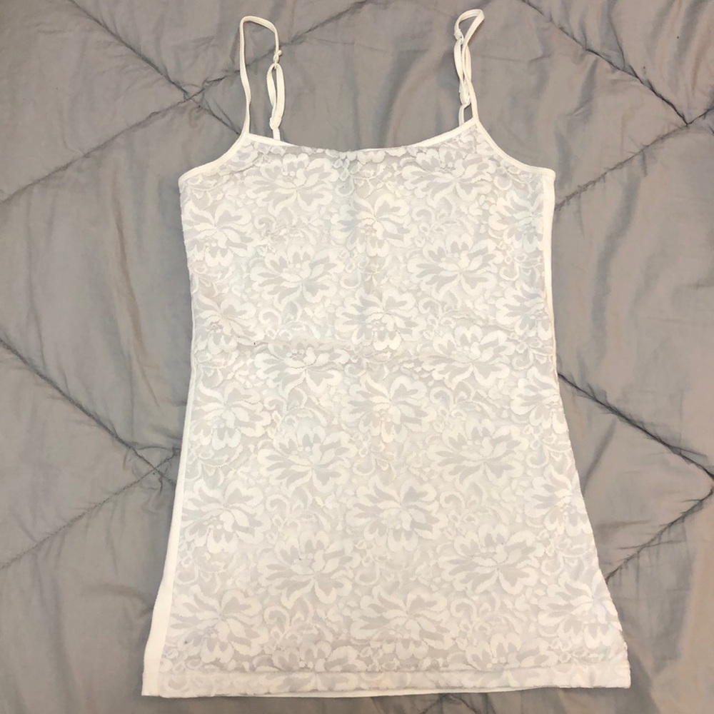 WHITE CAMISOLE WITH LACE FLORALS